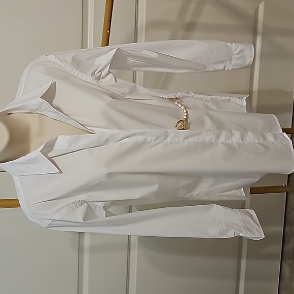 Lauren Ralph Lauren white cotton button down with chain - Picture 1 of 9
